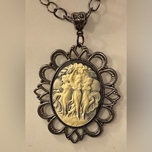 NEW Beautifully detailed cabochon with a handcrafted gunmetal black chain.